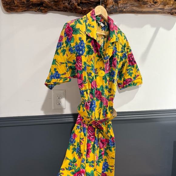 Vibrant Vintage Floral Midi Dress - Picture 7 of 15